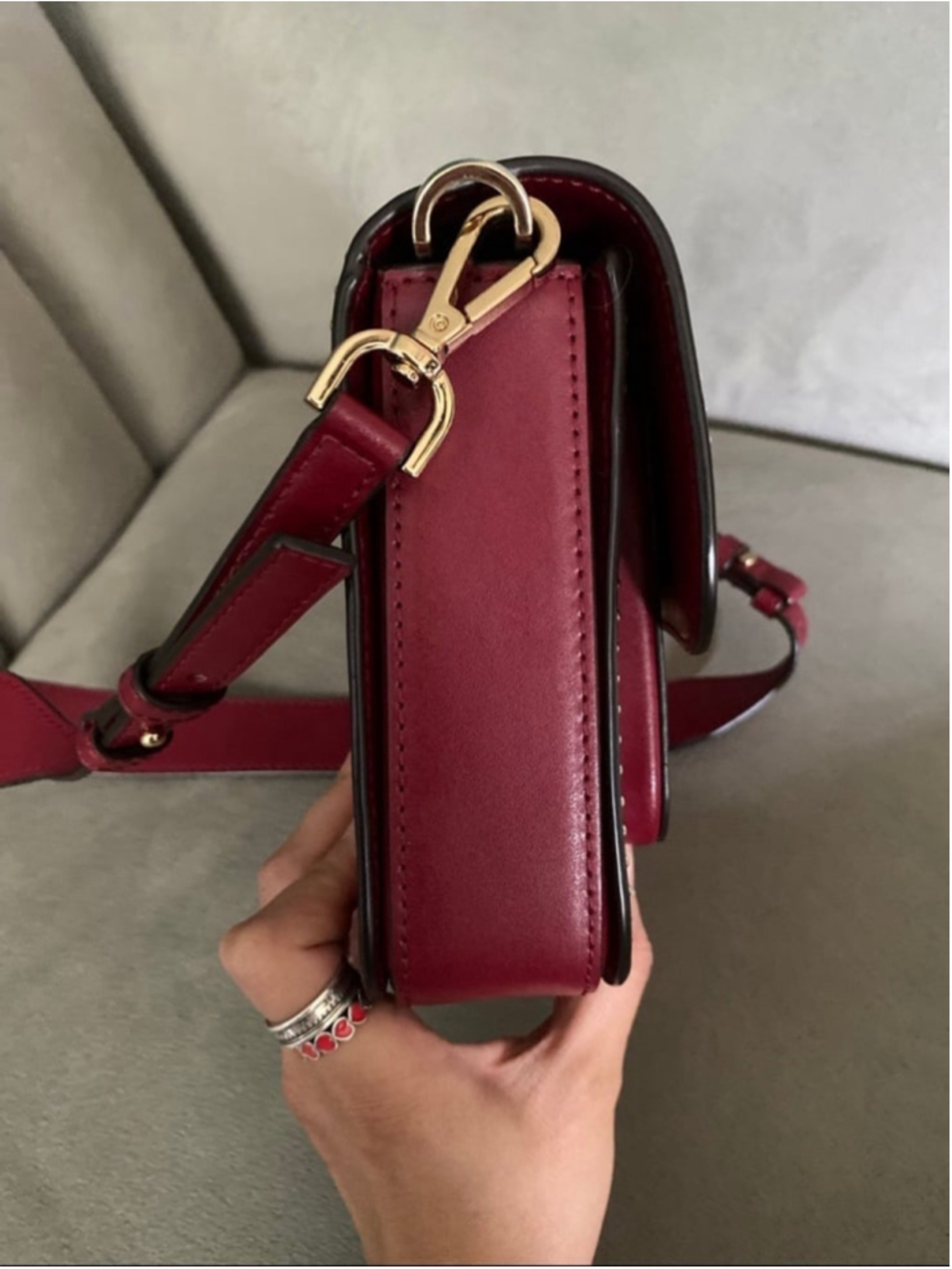 NWOT Michael Kors Sloan Editor Shoulder Bag – Red Leather with Gold Star Studs - Picture 4 of 9